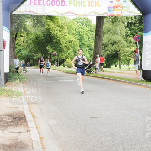 29.06.2025 - hella hamburg halbmarathon MichiJ http://msf.ph/oto/8159567 29.06.2025 10:10:06 Zwischen KM18-KM19 4524 meine-sportfotos.de
