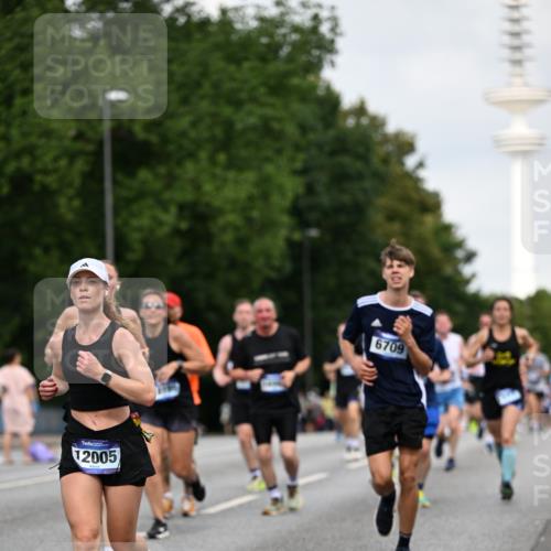 29.06.2025 - hella hamburg halbmarathon Dr. Thomas Lammeyer http://msf.ph/oto/8159602 29.06.2025 10:08:31 Kennedybrücke 1032, 1161, 1367, 1377, 1674, 2011, 3413, 3488, 4488, 4904, 5354, 5363, 5365, 5976, 6706, 6709, 10213, 10756, 10962 meine-sportfotos.de