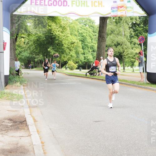 29.06.2025 - hella hamburg halbmarathon MichiJ http://msf.ph/oto/8159632 29.06.2025 10:10:07 Zwischen KM18-KM19  meine-sportfotos.de