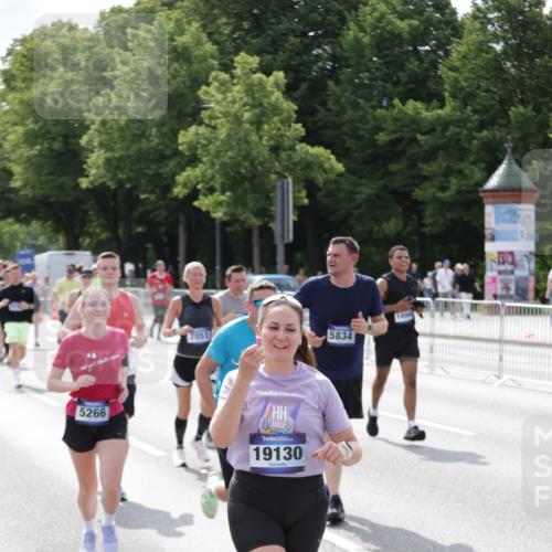 29.06.2025 - hella hamburg halbmarathon Jannik Wohlers http://msf.ph/oto/8159648 29.06.2025 10:18:24 Lombardsbrücke 1349, 1521, 2781, 2821, 3529, 3591, 3592, 3631, 4718, 4802, 5049, 5264, 5266, 5834, 5910, 6413, 7051, 7121, 7214, 7252, 8665, 8780, 9272, 9276, 9505, 9549, 10467, 10502, 10816, 10856, 11020, 12239, 12347, 12890, 13464, 14247, 14294, 14532, 14627, 14760, 14966, 14967, 15138, 15208, 15402, 15657, 15749, 15881, 16196, 17027, 17030, 17052, 17490, 17567, 18246, 18336, 18456, 18519, 19010 meine-sportfotos.de