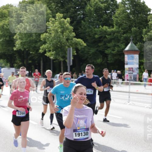 29.06.2025 - hella hamburg halbmarathon Jannik Wohlers http://msf.ph/oto/8159664 29.06.2025 10:18:25 Lombardsbrücke 1349, 1521, 2781, 2821, 3026, 3529, 3591, 3592, 3631, 4718, 4802, 4845, 5049, 5264, 5266, 5834, 5910, 6413, 7051, 7121, 7214, 7252, 8665, 8780, 9270, 9272, 9276, 9549, 10037, 10467, 10502, 10816, 10856, 11020, 12239, 12347, 12890, 13464, 14247, 14294, 14532, 14627, 14760, 14966, 14967, 15138, 15208, 15402, 15657, 15749, 15881, 16196, 17027, 17030, 17052, 17386, 17490, 17548, 17567, 17571, 18002, 18217, 18246, 18336, 18456, 18519, 19010 meine-sportfotos.de