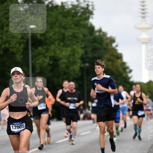 29.06.2025 - hella hamburg halbmarathon Dr. Thomas Lammeyer http://msf.ph/oto/8159669 29.06.2025 10:08:31 Kennedybrücke 1032, 1161, 1367, 1377, 1674, 2011, 3413, 3488, 4488, 4904, 5354, 5363, 5365, 5976, 6706, 6709, 10213, 10756, 10962 meine-sportfotos.de