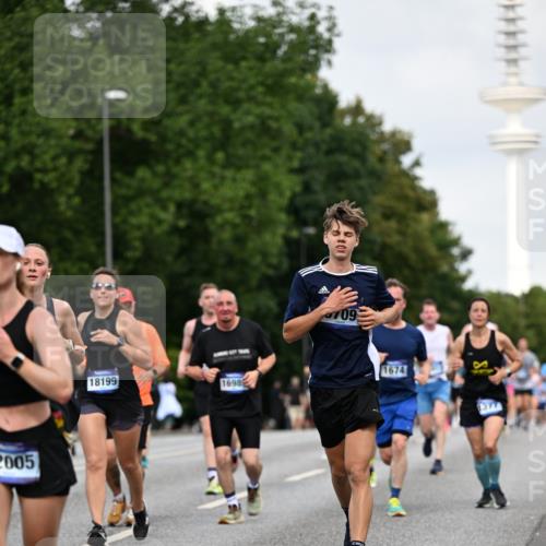 29.06.2025 - hella hamburg halbmarathon Dr. Thomas Lammeyer http://msf.ph/oto/8159707 29.06.2025 10:08:32 Kennedybrücke 1032, 1161, 1367, 1377, 1674, 2011, 3413, 3488, 4488, 4904, 5354, 5363, 5365, 5976, 6706, 6709, 8217, 10213, 10756, 10962 meine-sportfotos.de