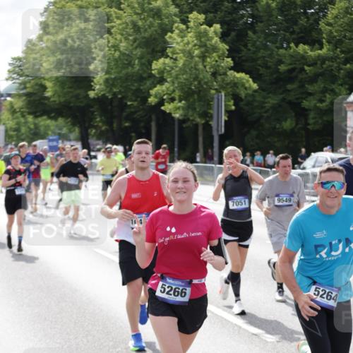 29.06.2025 - hella hamburg halbmarathon Jannik Wohlers http://msf.ph/oto/8159735 29.06.2025 10:18:26 Lombardsbrücke 1349, 1521, 2096, 2781, 2821, 3026, 3591, 3592, 3631, 4718, 4802, 4845, 5049, 5264, 5266, 5834, 5910, 6413, 7051, 7121, 7214, 7252, 8665, 8780, 9270, 9272, 9276, 9549, 10037, 10467, 10502, 10816, 10856, 11020, 12239, 12347, 12890, 13204, 13464, 14247, 14294, 14532, 14627, 14760, 14966, 14967, 15138, 15402, 15657, 15881, 16196, 17027, 17030, 17052, 17386, 17490, 17548, 17567, 17571, 18002, 18217, 18246, 18336, 18456, 18519, 19010 meine-sportfotos.de