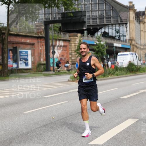29.06.2025 - hella hamburg halbmarathon Yannick Fuchs http://msf.ph/oto/8159736 29.06.2025 10:20:00 20KM 1241, 2892, 5612, 7142, 13872, 14506, 16361, 17752, 18695, 18740 meine-sportfotos.de