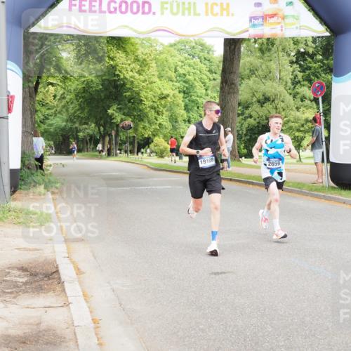 29.06.2025 - hella hamburg halbmarathon MichiJ http://msf.ph/oto/8159742 29.06.2025 10:10:11 Zwischen KM18-KM19  meine-sportfotos.de