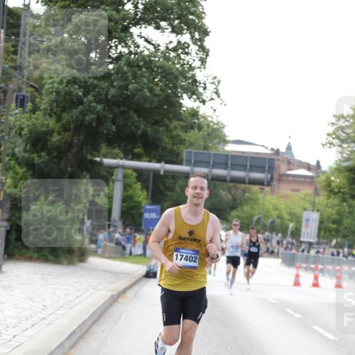 29.06.2025 - hella hamburg halbmarathon Jannik Wohlers http://msf.ph/oto/8159783 29.06.2025 09:39:19 Lombardsbrücke 51, 6699, 11342, 11678, 14932, 15166, 17402, 18848, 19108 meine-sportfotos.de