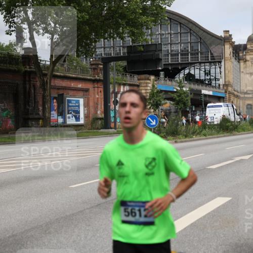 29.06.2025 - hella hamburg halbmarathon Yannick Fuchs http://msf.ph/oto/8159785 29.06.2025 10:20:01 20KM 1241, 2892, 5612, 7142, 13872, 14113, 14506, 16361, 17752, 18695, 18740 meine-sportfotos.de