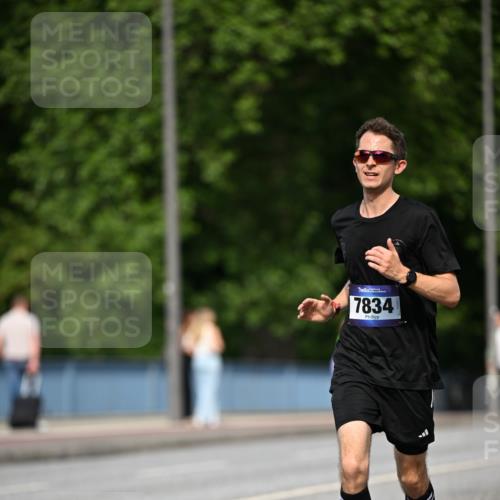 29.06.2025 - hella hamburg halbmarathon Dr. Thomas Lammeyer http://msf.ph/oto/8159788 29.06.2025 09:44:12 Kennedybrücke 2459, 7963 meine-sportfotos.de