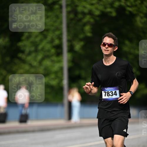 29.06.2025 - hella hamburg halbmarathon Dr. Thomas Lammeyer http://msf.ph/oto/8159828 29.06.2025 09:44:12 Kennedybrücke 2459, 7963 meine-sportfotos.de