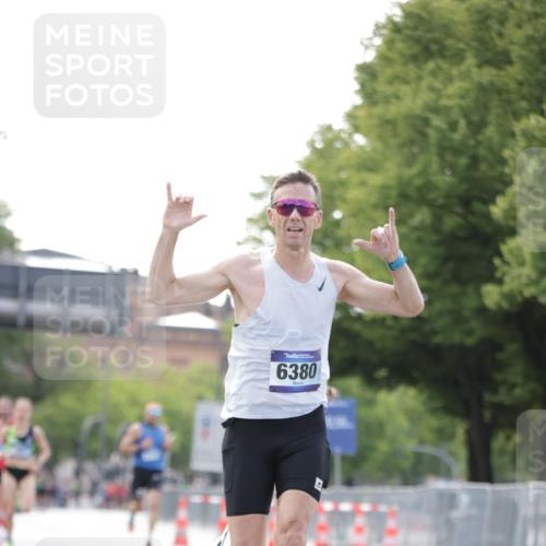 29.06.2025 - hella hamburg halbmarathon Jannik Wohlers http://msf.ph/oto/8159829 29.06.2025 09:39:25 Lombardsbrücke 51, 6380, 11342, 11678, 14933, 17402, 18848, 19108 meine-sportfotos.de