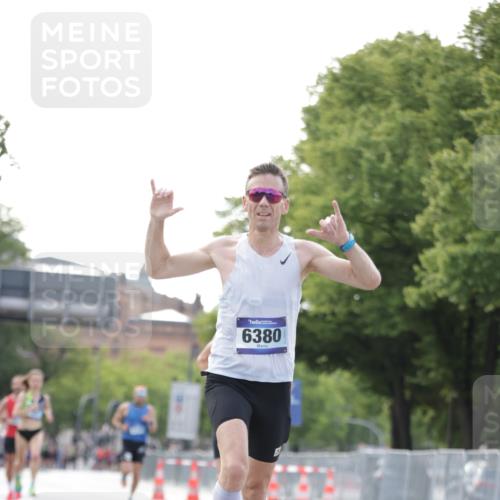 29.06.2025 - hella hamburg halbmarathon Jannik Wohlers http://msf.ph/oto/8159838 29.06.2025 09:39:25 Lombardsbrücke 51, 6380, 11342, 11678, 14933, 17402, 18848, 19108 meine-sportfotos.de