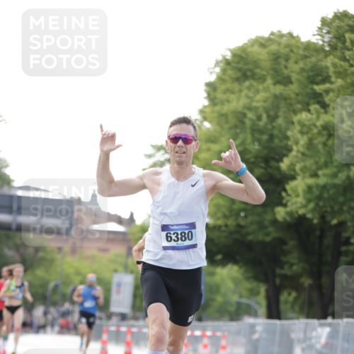 29.06.2025 - hella hamburg halbmarathon Jannik Wohlers http://msf.ph/oto/8159844 29.06.2025 09:39:25 Lombardsbrücke 51, 6380, 11342, 11678, 14933, 17402, 18848, 19108 meine-sportfotos.de