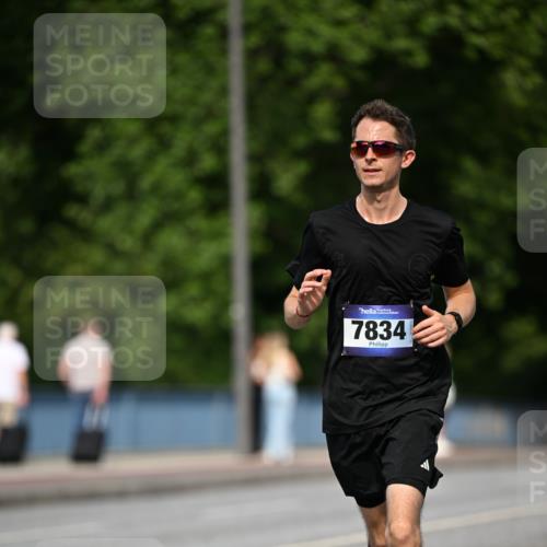 29.06.2025 - hella hamburg halbmarathon Dr. Thomas Lammeyer http://msf.ph/oto/8159853 29.06.2025 09:44:12 Kennedybrücke 2459, 7963 meine-sportfotos.de