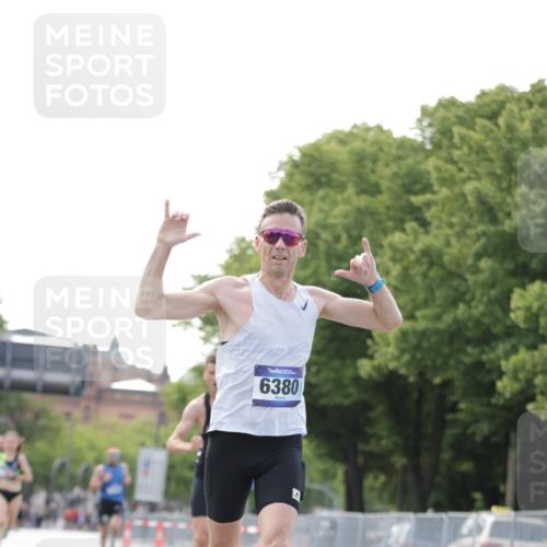 29.06.2025 - hella hamburg halbmarathon Jannik Wohlers http://msf.ph/oto/8159869 29.06.2025 09:39:26 Lombardsbrücke 51, 6380, 11342, 11678, 14933, 17402, 19108 meine-sportfotos.de