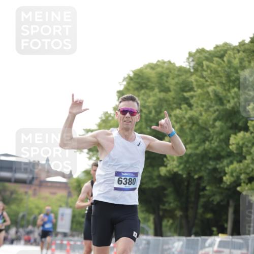 29.06.2025 - hella hamburg halbmarathon Jannik Wohlers http://msf.ph/oto/8159878 29.06.2025 09:39:26 Lombardsbrücke 51, 6380, 11342, 11678, 14933, 17402, 19108 meine-sportfotos.de
