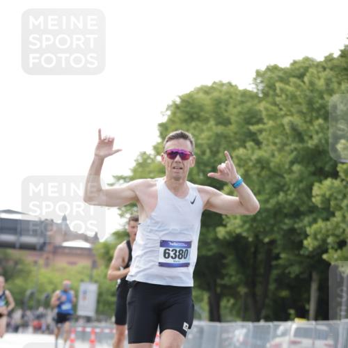 29.06.2025 - hella hamburg halbmarathon Jannik Wohlers http://msf.ph/oto/8159886 29.06.2025 09:39:26 Lombardsbrücke 51, 6380, 11342, 11678, 14933, 17402, 19108 meine-sportfotos.de
