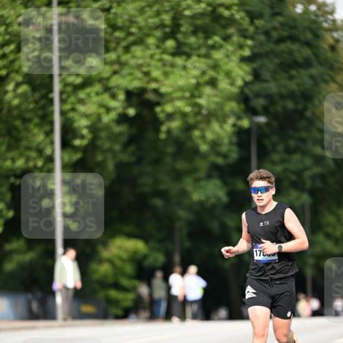 29.06.2025 - hella hamburg halbmarathon Dr. Thomas Lammeyer http://msf.ph/oto/8159900 29.06.2025 09:44:15 Kennedybrücke 2459, 7963, 9442 meine-sportfotos.de