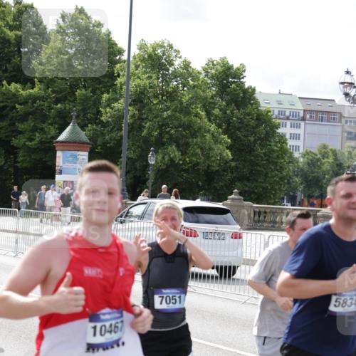 29.06.2025 - hella hamburg halbmarathon Jannik Wohlers http://msf.ph/oto/8159935 29.06.2025 10:18:27 Lombardsbrücke 1349, 1521, 2096, 2781, 2821, 3026, 3591, 3592, 3631, 4718, 4802, 4845, 5049, 5264, 5266, 5834, 5910, 6413, 7051, 7121, 7214, 7252, 8665, 8780, 9270, 9272, 9276, 9549, 10037, 10467, 10816, 10856, 11020, 12239, 12347, 12890, 13204, 13464, 14247, 14294, 14532, 14760, 14966, 14967, 15138, 15402, 15657, 15881, 16196, 17027, 17030, 17052, 17386, 17490, 17548, 17567, 17571, 18002, 18217, 18246, 18336, 18456, 18519, 18568, 19010 meine-sportfotos.de
