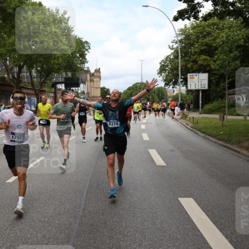 29.06.2025 - hella hamburg halbmarathon Yannick Fuchs http://msf.ph/oto/8159964 29.06.2025 10:38:45 20KM 1057, 1220, 1391, 1415, 1468, 1782, 1902, 1941, 2365, 2402, 2415, 2816, 3004, 3021, 3305, 3907, 4310, 4691, 4991, 4999, 5231, 5275, 5476, 5624, 5884, 6490, 6903, 7005, 7191, 7322, 8722, 9159, 9374, 9444, 9633, 10193, 10596, 11469, 12159, 12554, 12711, 12966, 13123, 14351, 14667, 14798, 14816, 15185, 15225, 15233, 15280, 15862, 16316, 16506, 16893, 17097, 17251, 17729, 17748, 18560, 18806, 19207 meine-sportfotos.de