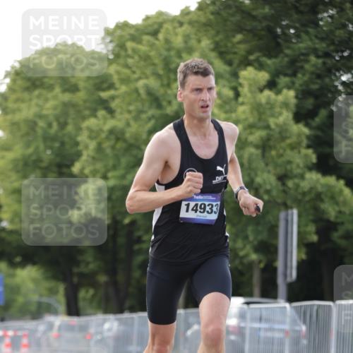 29.06.2025 - hella hamburg halbmarathon Jannik Wohlers http://msf.ph/oto/8159971 29.06.2025 09:39:28 Lombardsbrücke 51, 53, 6380, 11342, 11678, 14933, 17402, 19108 meine-sportfotos.de