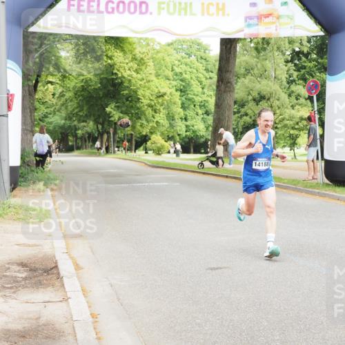 29.06.2025 - hella hamburg halbmarathon MichiJ http://msf.ph/oto/8159998 29.06.2025 10:10:24 Zwischen KM18-KM19 14188 meine-sportfotos.de