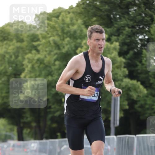 29.06.2025 - hella hamburg halbmarathon Jannik Wohlers http://msf.ph/oto/8160001 29.06.2025 09:39:28 Lombardsbrücke 51, 53, 6380, 11342, 11678, 14933, 17402, 19108 meine-sportfotos.de