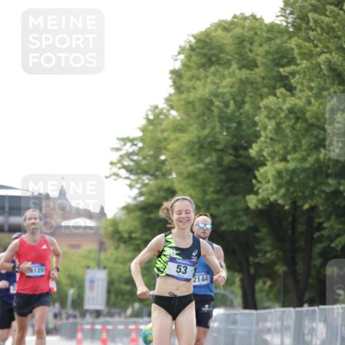 29.06.2025 - hella hamburg halbmarathon Jannik Wohlers http://msf.ph/oto/8160022 29.06.2025 09:39:30 Lombardsbrücke 51, 53, 2144, 3720, 6380, 11678, 14933, 16120, 17402 meine-sportfotos.de