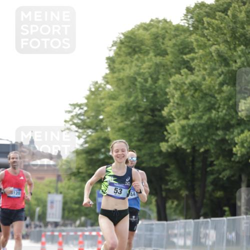 29.06.2025 - hella hamburg halbmarathon Jannik Wohlers http://msf.ph/oto/8160030 29.06.2025 09:39:30 Lombardsbrücke 51, 53, 2144, 3720, 6380, 11678, 14933, 16120, 17402 meine-sportfotos.de