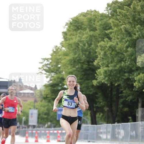 29.06.2025 - hella hamburg halbmarathon Jannik Wohlers http://msf.ph/oto/8160036 29.06.2025 09:39:30 Lombardsbrücke 51, 53, 2144, 3720, 6380, 11678, 14933, 16120, 17402 meine-sportfotos.de