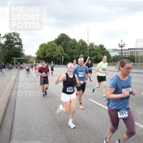 29.06.2025 - hella hamburg halbmarathon Jannik Wohlers http://msf.ph/oto/8160055 29.06.2025 10:54:51 Lombardsbrücke 1013, 2090, 2452, 3115, 3157, 3274, 3577, 4039, 4628, 5040, 5483, 6395, 6396, 6944, 7219, 7238, 7680, 7766, 8403, 8519, 10458, 11109, 11737, 11788, 11908, 12147, 12148, 13098, 13230, 13548, 14515, 14651, 14727, 15152, 15160, 15581, 15782, 15843, 16057, 16385, 16533, 17090, 19199 meine-sportfotos.de