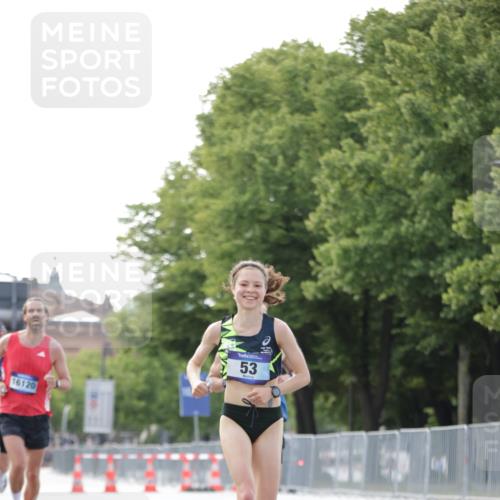 29.06.2025 - hella hamburg halbmarathon Jannik Wohlers http://msf.ph/oto/8160059 29.06.2025 09:39:30 Lombardsbrücke 51, 53, 2144, 3720, 6380, 11678, 14933, 16120, 17402 meine-sportfotos.de
