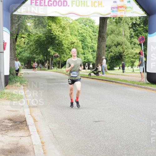 29.06.2025 - hella hamburg halbmarathon MichiJ http://msf.ph/oto/8160067 29.06.2025 10:10:41 Zwischen KM18-KM19  meine-sportfotos.de