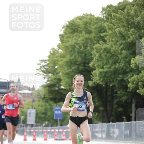 29.06.2025 - hella hamburg halbmarathon Jannik Wohlers http://msf.ph/oto/8160069 29.06.2025 09:39:31 Lombardsbrücke 51, 53, 2144, 3720, 6380, 11678, 14933, 16120, 17402 meine-sportfotos.de