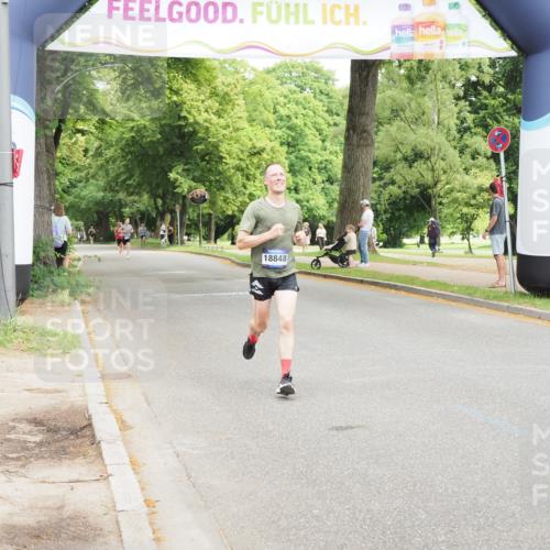 29.06.2025 - hella hamburg halbmarathon MichiJ http://msf.ph/oto/8160076 29.06.2025 10:10:41 Zwischen KM18-KM19  meine-sportfotos.de
