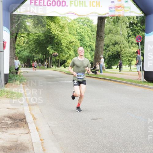 29.06.2025 - hella hamburg halbmarathon MichiJ http://msf.ph/oto/8160086 29.06.2025 10:10:41 Zwischen KM18-KM19  meine-sportfotos.de