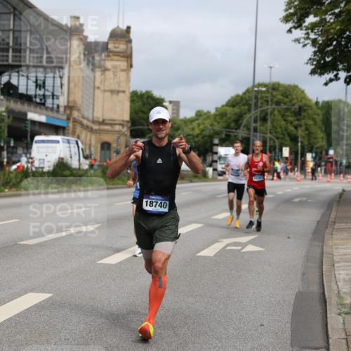 29.06.2025 - hella hamburg halbmarathon Yannick Fuchs http://msf.ph/oto/8160090 29.06.2025 10:20:09 20KM 1241, 2892, 7142, 10867, 11078, 13872, 14113, 14836, 15483, 16361, 16484, 17752, 18740 meine-sportfotos.de