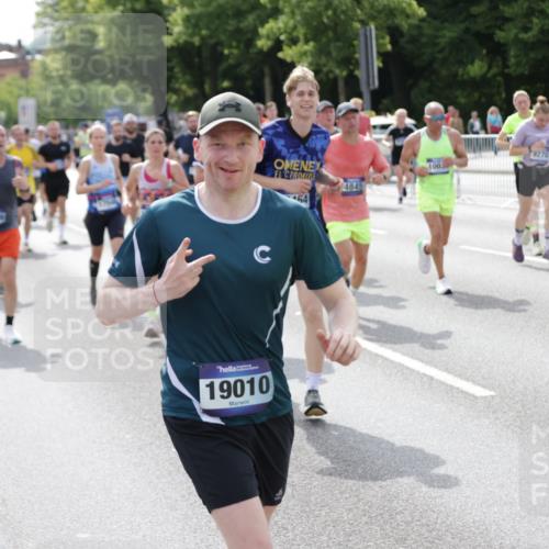 29.06.2025 - hella hamburg halbmarathon Jannik Wohlers http://msf.ph/oto/8160105 29.06.2025 10:18:32 Lombardsbrücke 1349, 1521, 2096, 2781, 2802, 2821, 3026, 3105, 3118, 3591, 3592, 3631, 4718, 4845, 5264, 5266, 5323, 5834, 6194, 6249, 6413, 6736, 7051, 7121, 7252, 8780, 9270, 9272, 9549, 9756, 9757, 10037, 10467, 10816, 11602, 11743, 12239, 12347, 12890, 13204, 13464, 14236, 14294, 14353, 14532, 14966, 15402, 15657, 15881, 16168, 16196, 16925, 17027, 17030, 17052, 17166, 17238, 17294, 17386, 17490, 17510, 17548, 17571, 18002, 18217, 18519, 18568, 18591, 19010 meine-sportfotos.de
