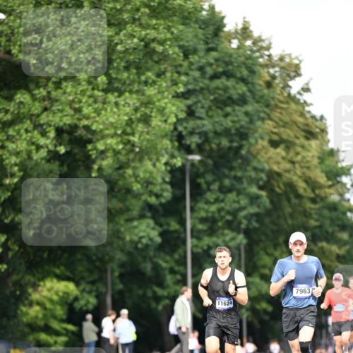 29.06.2025 - hella hamburg halbmarathon Dr. Thomas Lammeyer http://msf.ph/oto/8160120 29.06.2025 09:44:20 Kennedybrücke 2459, 7963, 9442, 10234 meine-sportfotos.de