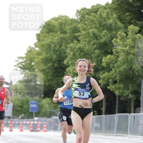 29.06.2025 - hella hamburg halbmarathon Jannik Wohlers http://msf.ph/oto/8160128 29.06.2025 09:39:31 Lombardsbrücke 51, 53, 2144, 3720, 6380, 11678, 14933, 16120, 17402 meine-sportfotos.de