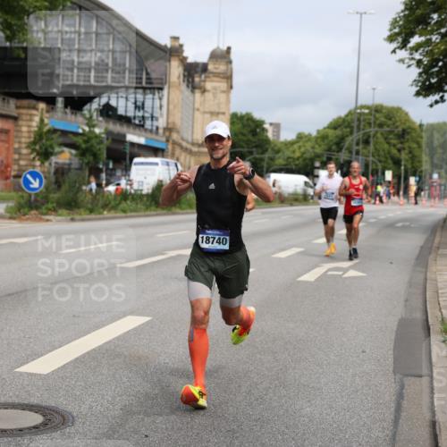 29.06.2025 - hella hamburg halbmarathon Yannick Fuchs http://msf.ph/oto/8160130 29.06.2025 10:20:09 20KM 1241, 2892, 7142, 10867, 11078, 13872, 14113, 14836, 15483, 16361, 16484, 17752, 18740 meine-sportfotos.de