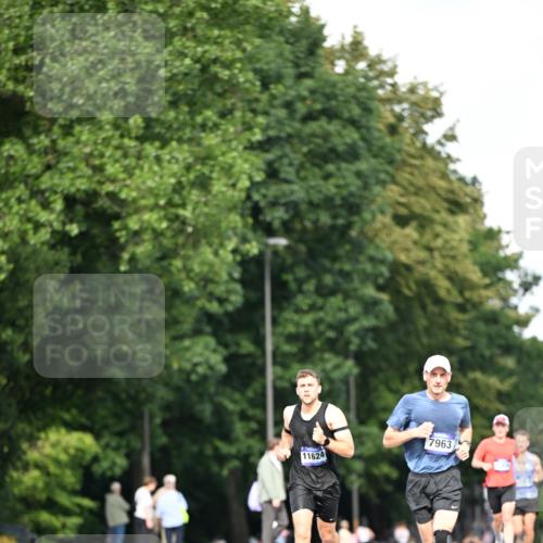 29.06.2025 - hella hamburg halbmarathon Dr. Thomas Lammeyer http://msf.ph/oto/8160139 29.06.2025 09:44:20 Kennedybrücke 2459, 7963, 9442, 10234 meine-sportfotos.de