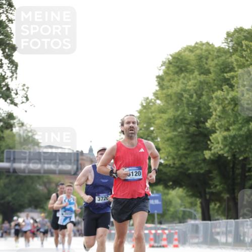 29.06.2025 - hella hamburg halbmarathon Jannik Wohlers http://msf.ph/oto/8160151 29.06.2025 09:39:32 Lombardsbrücke 51, 53, 2144, 2659, 3720, 6380, 11678, 14933, 16120, 17402 meine-sportfotos.de