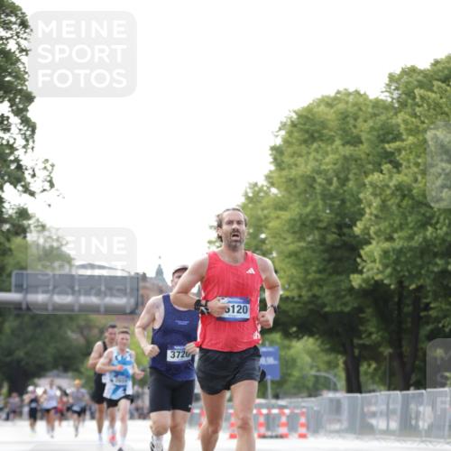 29.06.2025 - hella hamburg halbmarathon Jannik Wohlers http://msf.ph/oto/8160161 29.06.2025 09:39:32 Lombardsbrücke 51, 53, 2144, 2659, 3720, 6380, 11678, 14933, 16120, 17402 meine-sportfotos.de
