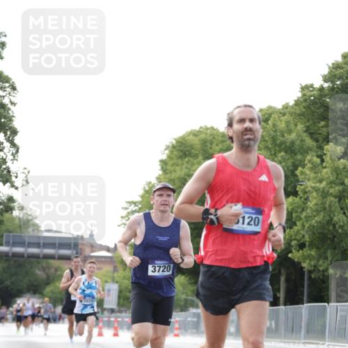 29.06.2025 - hella hamburg halbmarathon Jannik Wohlers http://msf.ph/oto/8160183 29.06.2025 09:39:34 Lombardsbrücke 53, 2144, 2659, 3720, 6380, 11678, 14717, 14933, 16120, 17402 meine-sportfotos.de