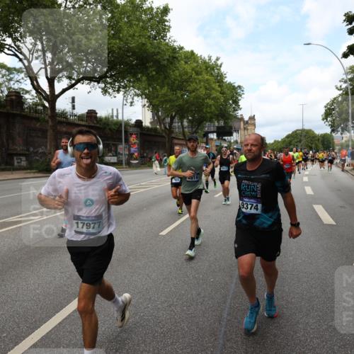 29.06.2025 - hella hamburg halbmarathon Yannick Fuchs http://msf.ph/oto/8160185 29.06.2025 10:38:46 20KM 1057, 1220, 1391, 1415, 1468, 1782, 1902, 1941, 2365, 2402, 2415, 2816, 3004, 3021, 3098, 3305, 3907, 4310, 4691, 4991, 4999, 5231, 5275, 5476, 5624, 5884, 6490, 6903, 7005, 7191, 7322, 7710, 8722, 9159, 9374, 9444, 9633, 10193, 10596, 11469, 12159, 12554, 12711, 13123, 14351, 14667, 14798, 14816, 15185, 15225, 15233, 15280, 15862, 16316, 16506, 16893, 17097, 17251, 17729, 17748, 18560, 18806, 19207 meine-sportfotos.de