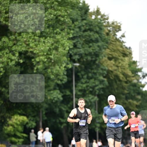 29.06.2025 - hella hamburg halbmarathon Dr. Thomas Lammeyer http://msf.ph/oto/8160196 29.06.2025 09:44:20 Kennedybrücke 2459, 7963, 9442, 10234 meine-sportfotos.de