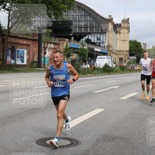 29.06.2025 - hella hamburg halbmarathon Yannick Fuchs http://msf.ph/oto/8160198 29.06.2025 10:20:11 20KM 1241, 1271, 2892, 10867, 11078, 13872, 14113, 14836, 15483, 16361, 16484, 17752, 18740 meine-sportfotos.de