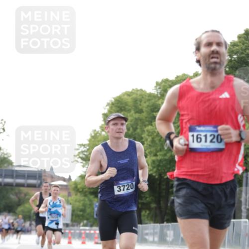 29.06.2025 - hella hamburg halbmarathon Jannik Wohlers http://msf.ph/oto/8160236 29.06.2025 09:39:34 Lombardsbrücke 53, 2144, 2659, 3720, 6380, 11678, 14717, 14933, 16120, 17402 meine-sportfotos.de