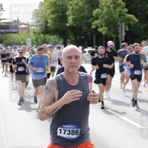 29.06.2025 - hella hamburg halbmarathon Jannik Wohlers http://msf.ph/oto/8160246 29.06.2025 10:18:35 Lombardsbrücke 1349, 1718, 1755, 2096, 2781, 2802, 3026, 3105, 3118, 3631, 4718, 4845, 5264, 5266, 5323, 6194, 6249, 6413, 6482, 6736, 7051, 7252, 8780, 9270, 9272, 9549, 9756, 9757, 10037, 10467, 10816, 11602, 11743, 12239, 12890, 13204, 13464, 14236, 14294, 14353, 14532, 14966, 15657, 16168, 16196, 16925, 17027, 17030, 17052, 17166, 17238, 17294, 17386, 17490, 17510, 17548, 17571, 17736, 17737, 18002, 18217, 18519, 18568, 18591, 19010 meine-sportfotos.de